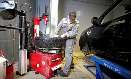 Почему шумит резина? Почему шумит резина?